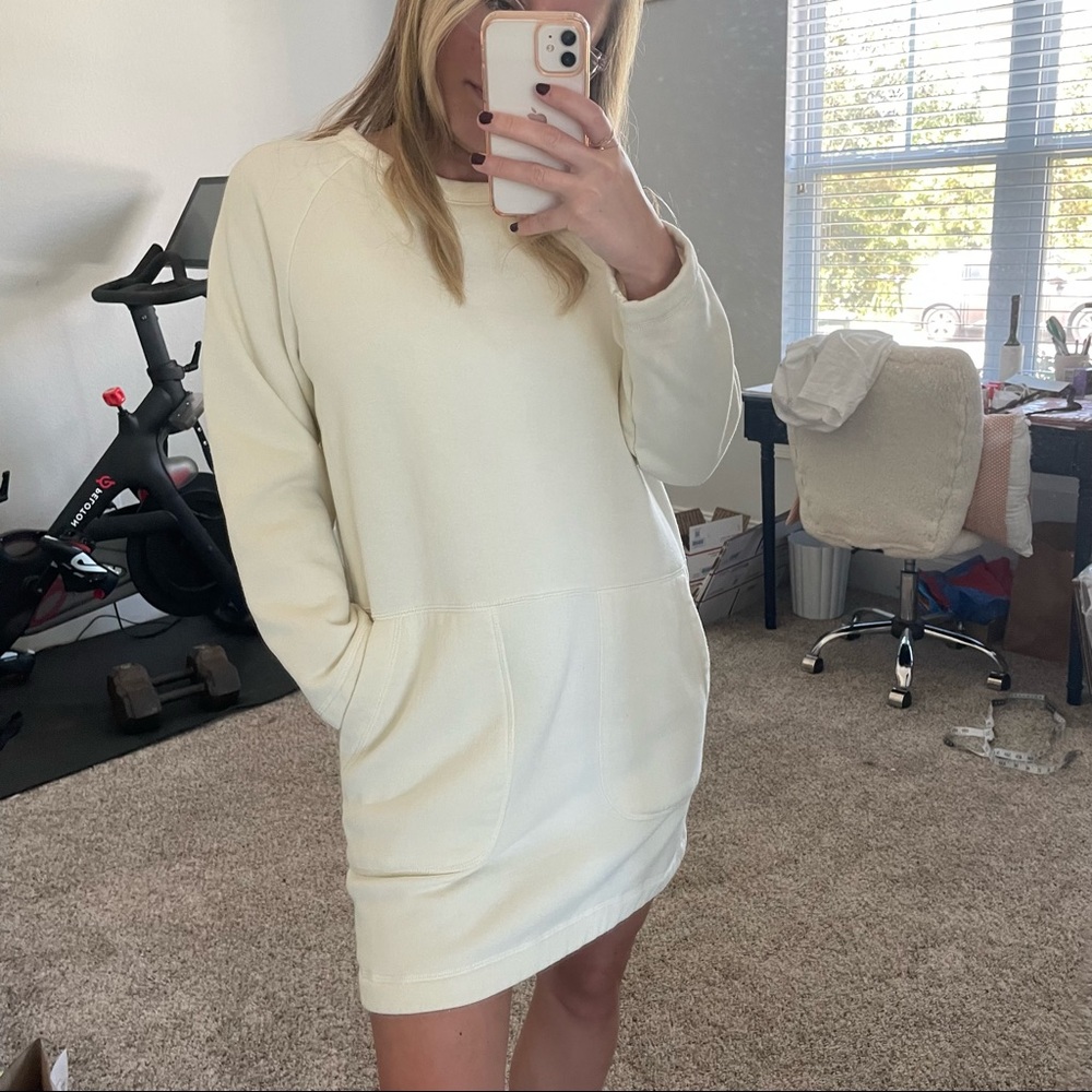 Zara cream Pullover Sweater dress with front pockets size S